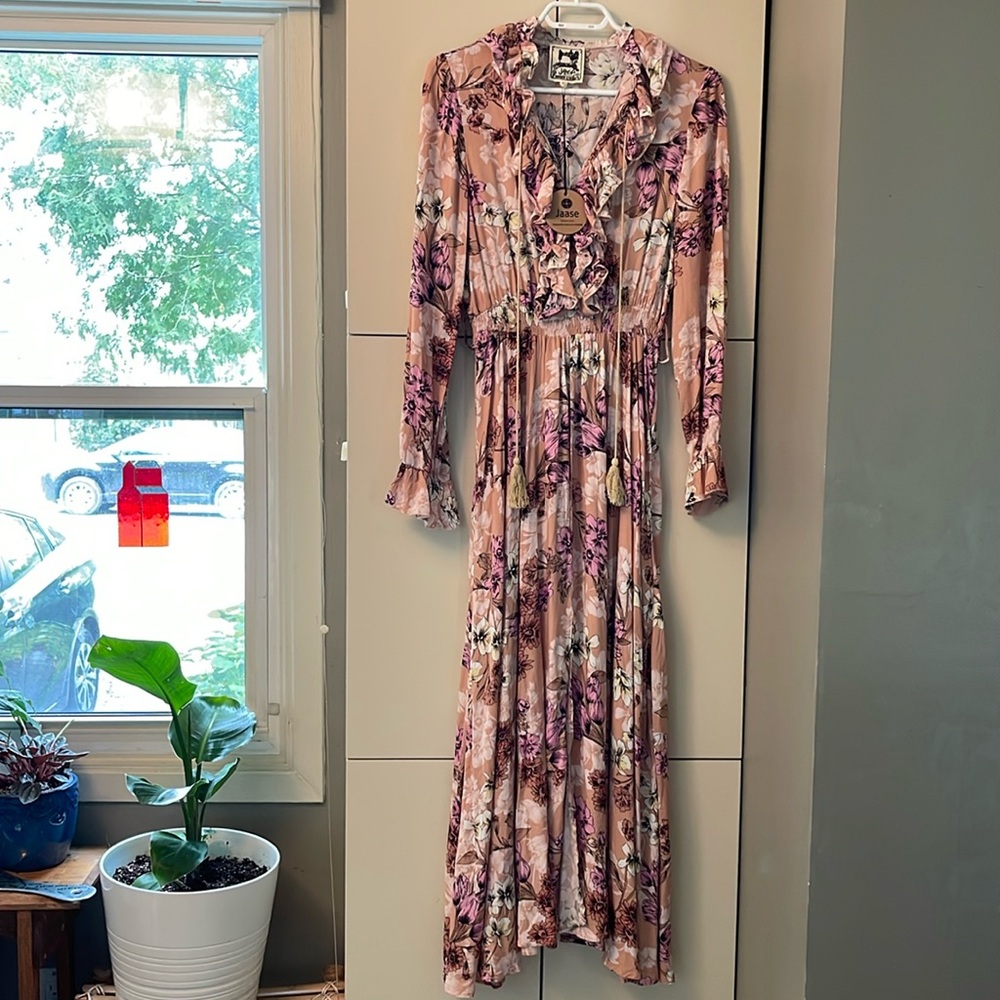 Jaase, M,rayon,buttons by elastic loops to waist,trending boho styling, NWT